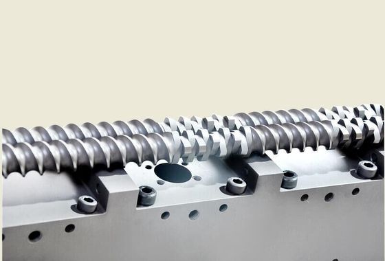 Buena resistencia a la abrasión Extrusores de doble tornillo Ejes para la producción de PP, PE
