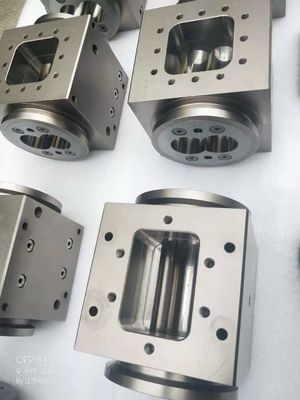 Barricas de tornillo para extrusores de Berstoff ZE 82