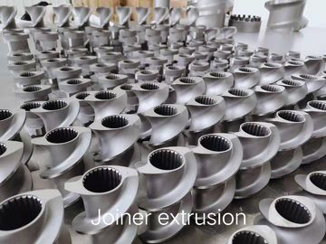 58 MC18 Segmentos de tornillo de transporte Tratamiento térmico de apagado por vacío para extrusora de tornillo gemelo de rotación conjunta