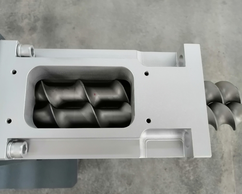 Extrusores de doble tornillo de rotación conjunta alimentador lateral JCW63 fácil de limpiar para la fábrica de alimentos hinchados