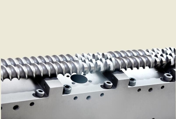 Torsión de alta velocidad de la llave de doble tornillo extrusor para la industria petroquímica