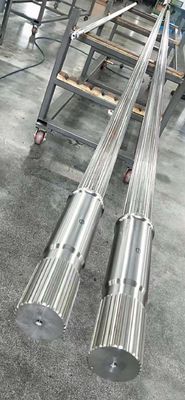 Eje gemelo del extrusor de tornillo de la alta del esfuerzo de torsión tira espiral del diámetro grande usado en industria petroquímica